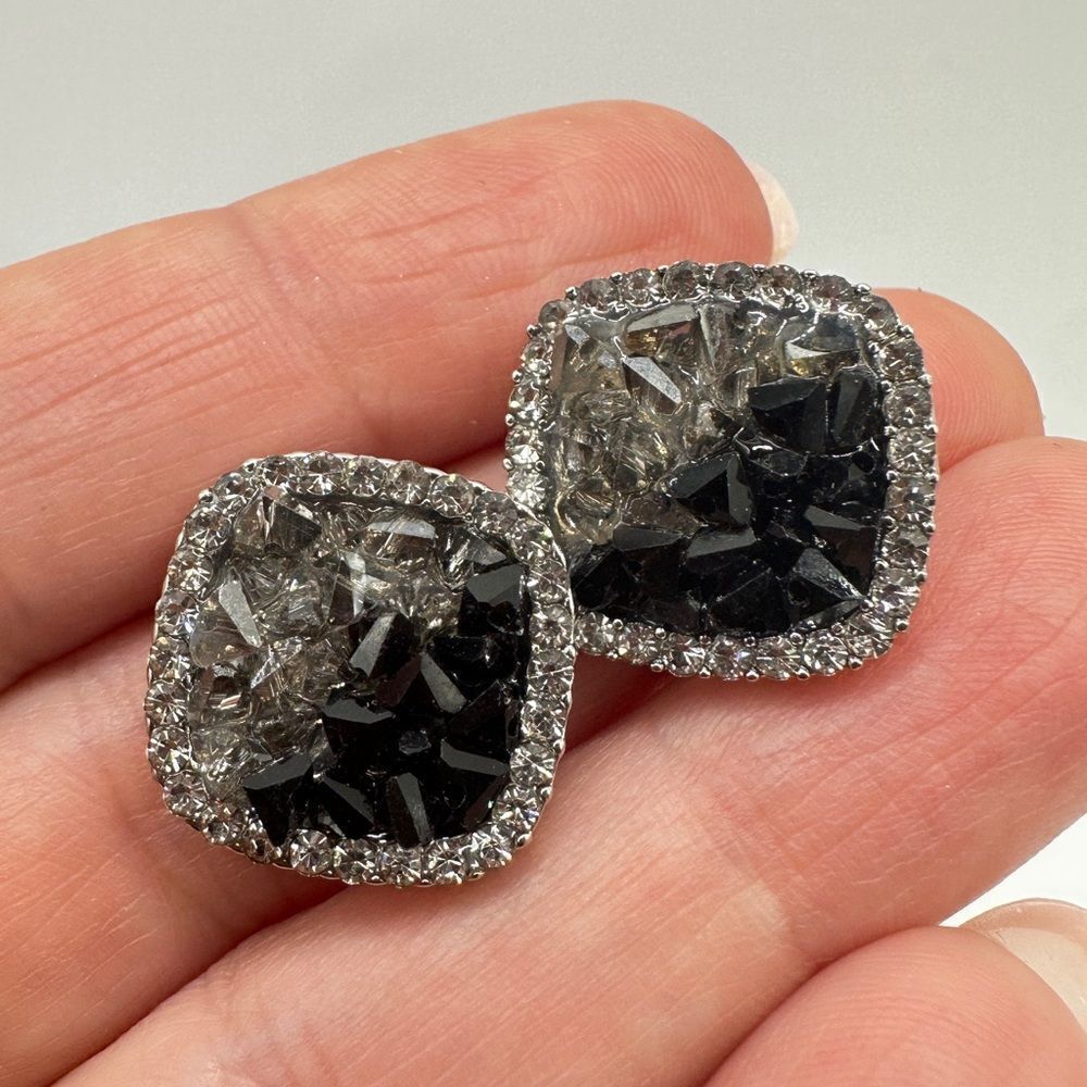 Black and gray crystal with pave rhinestones stud earrings!